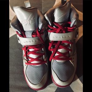Girls Jordan Flight 45 High Tops size 7Y